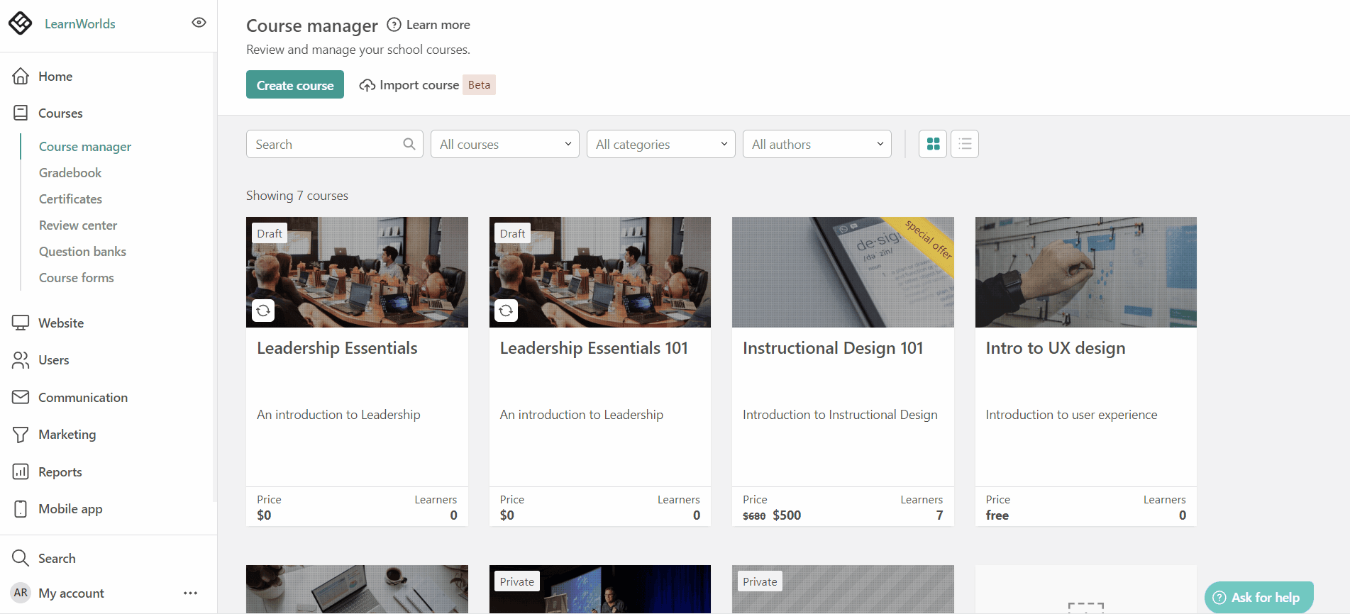 LearnWorlds interface with course manager display and option to create a new course
