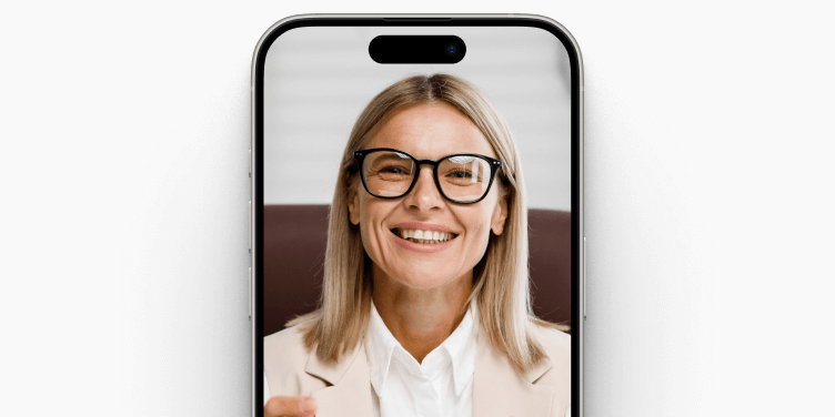 Learner attending a live online class on a smartphone using a mobile learning app.