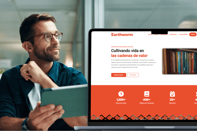 Hombre con tablet junto a la web de la academia de Earthworm Foundation sobre cadenas de valor sostenibles.