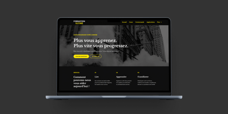 Site de formation à votre marque créé avec LearnWorlds, affiché sur un ordinateur portable